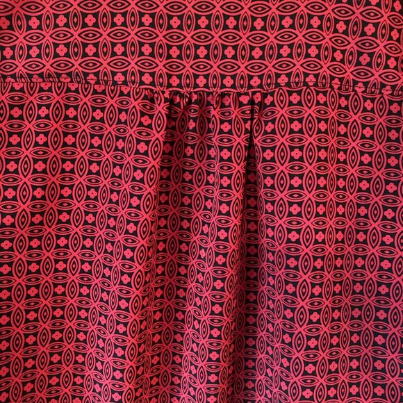 The Tog Shop Women’s Tunic Size Medium V Neck Geometric Red 3/4 Sleeve - Picture 7 of 11